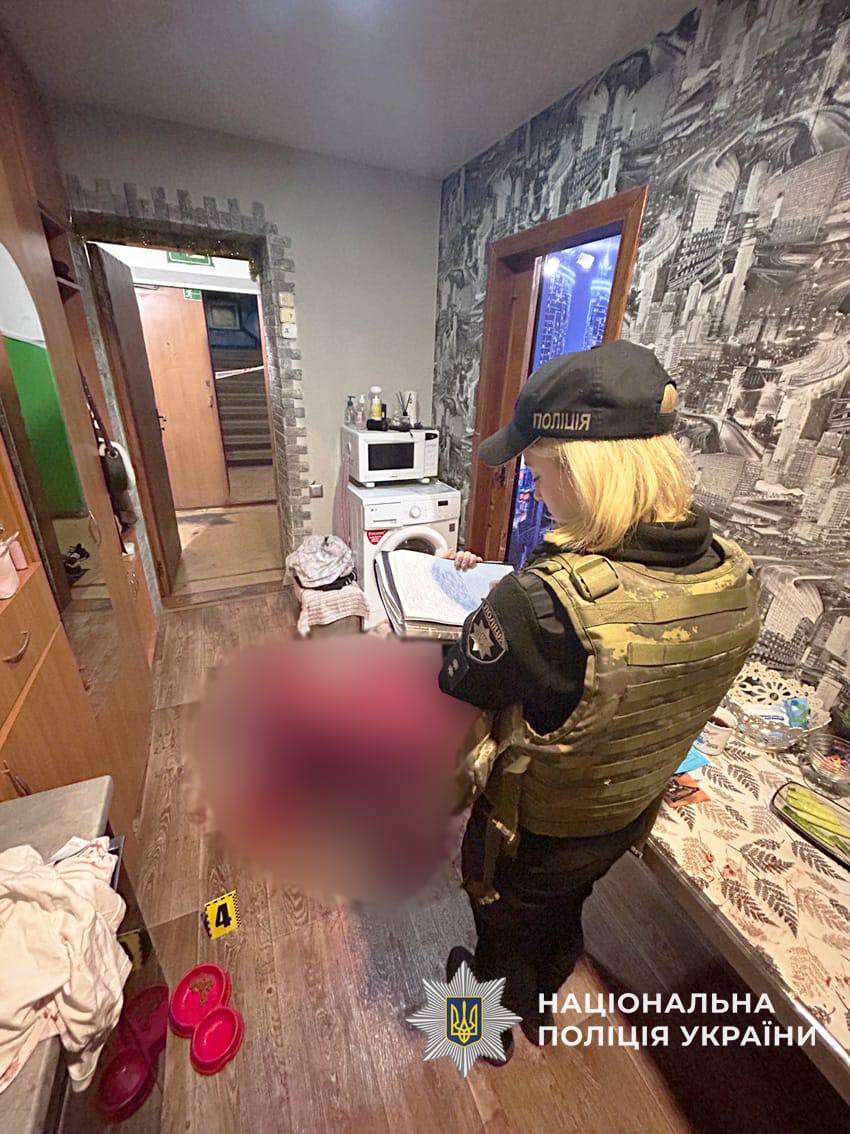 У Чернігові 19-річний хлопець зарізав сусідку
