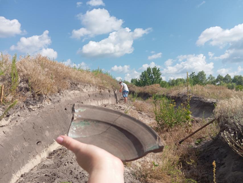 Під час розкопок у Батурині. Заповідник "Гетьманська столиця". Літо 2025 року