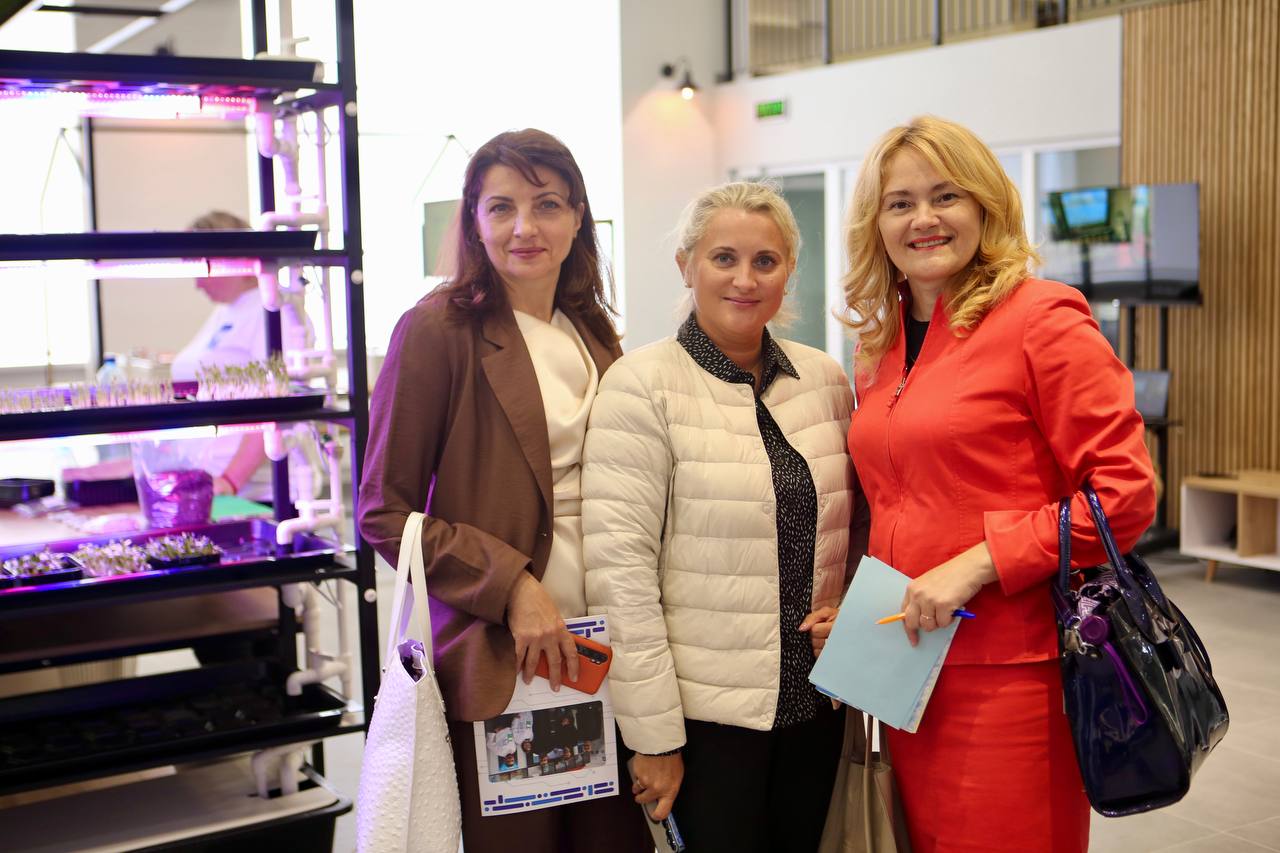 Серпнева конференція освітян Чернігівщини: про стратегію та про нагороди