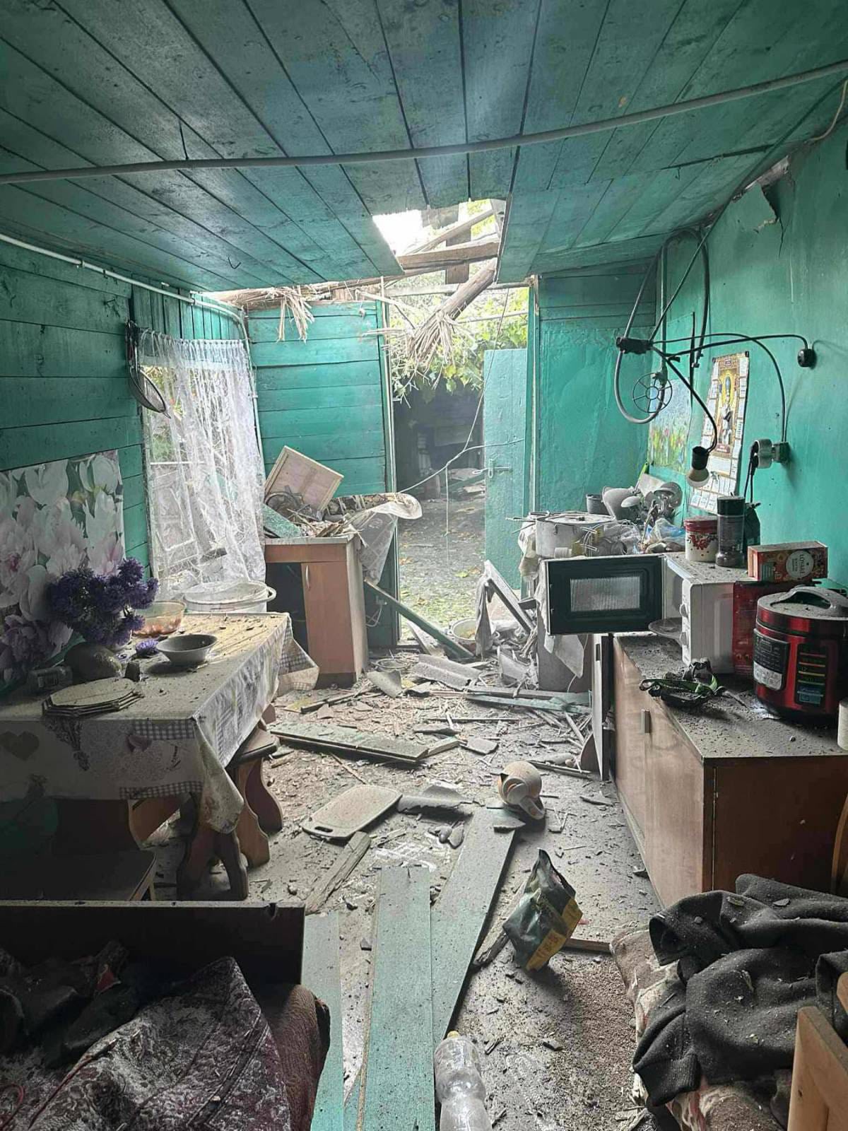 Росіяни обстріляли центр Семенівки з