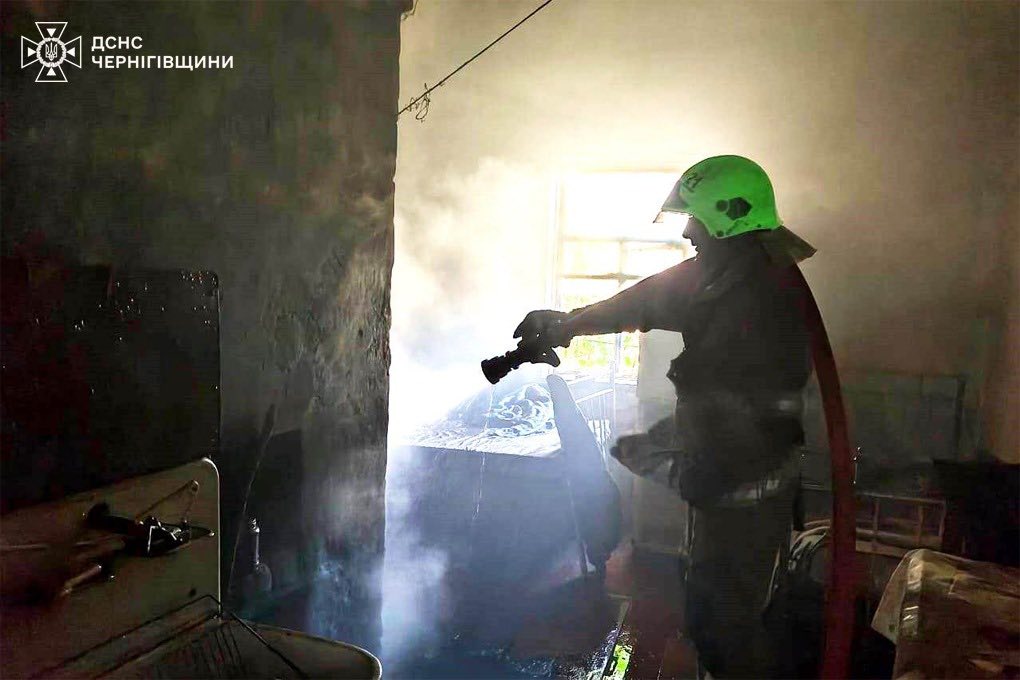 На Чернігівщині під час пожежі у приватному будинку загинув чоловік