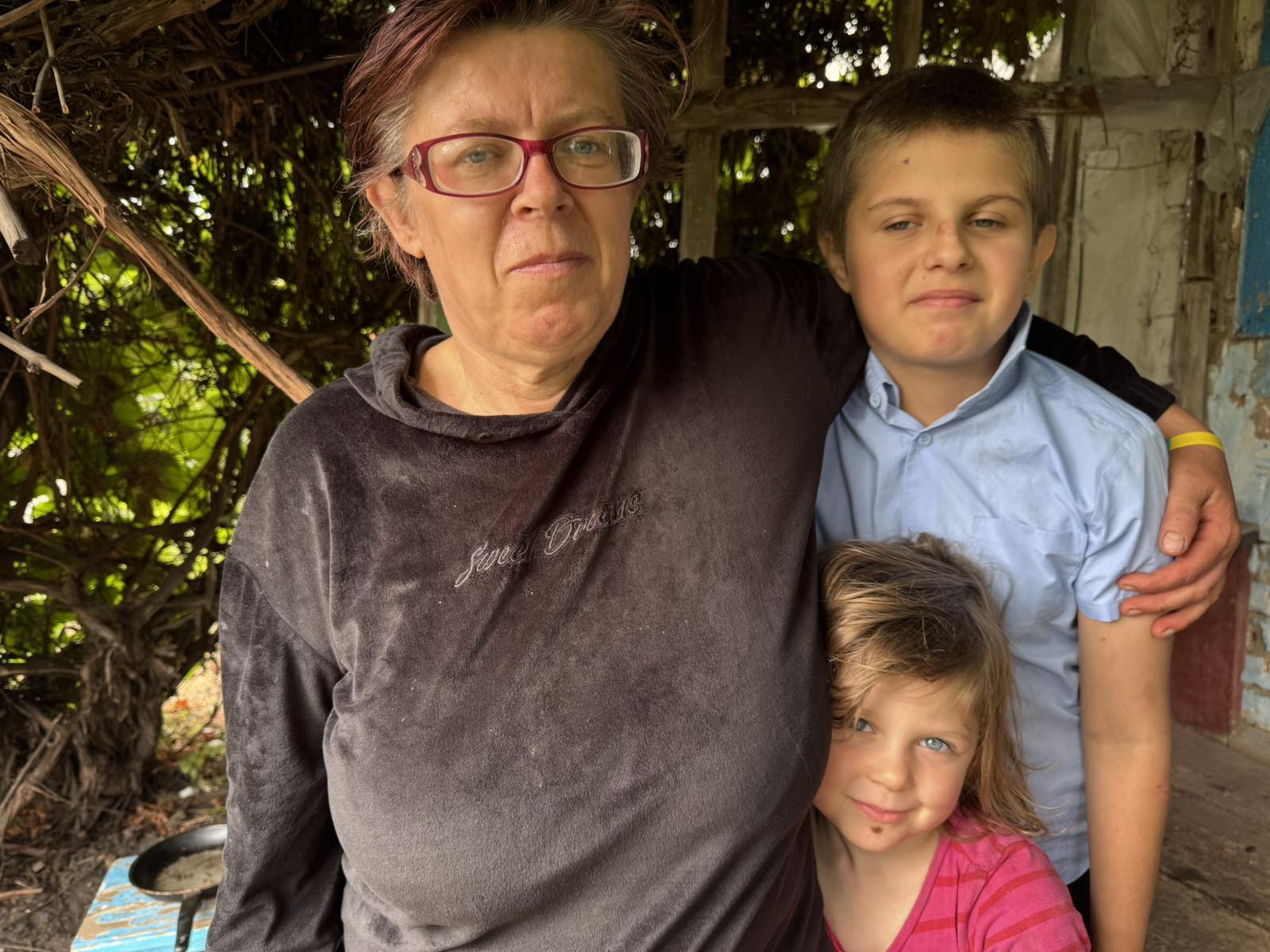 Олена Будік з сином Глібом та донькою Асею