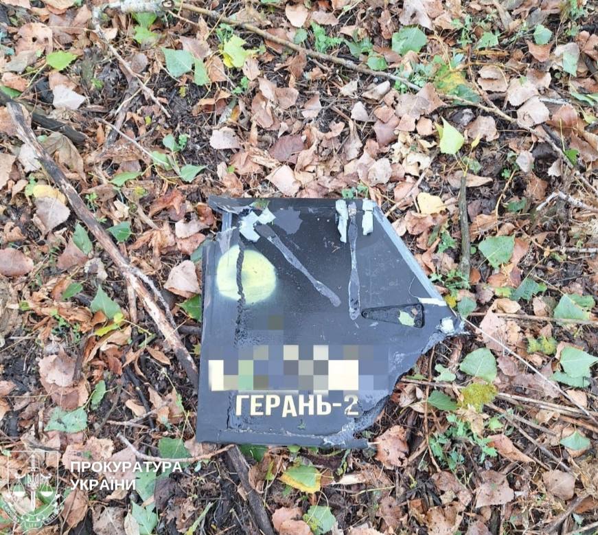 Прокуратура про нічну атаку на Бобровицю: через удар БпЛА затримується рух поїздів