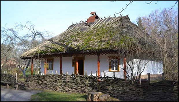 Корчма із села Рудяків Київської області, Україна. XVІІІ ст.  Національний історико-етнографічний заповідник «Переяслав»