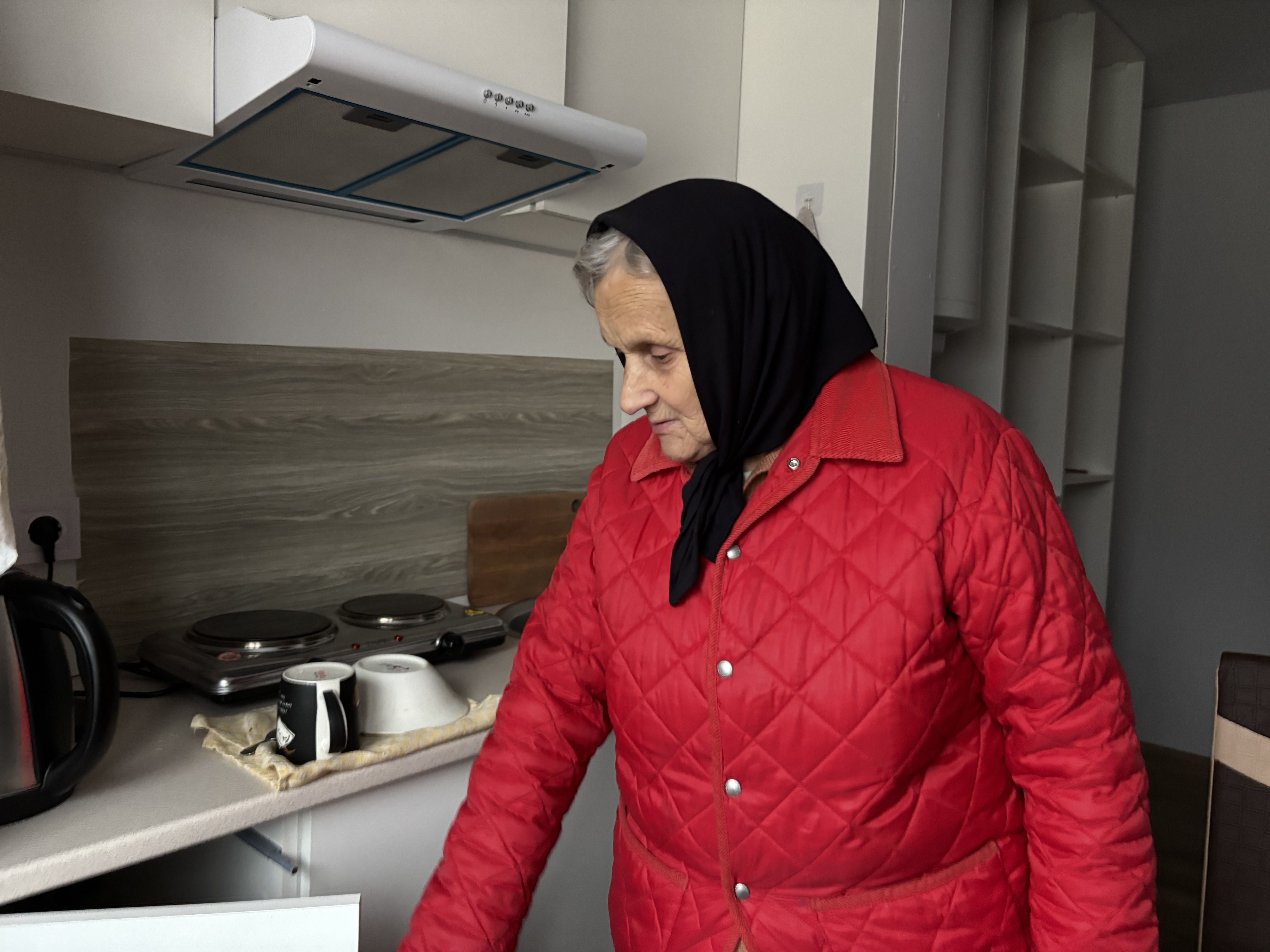 Тетяна Василівна показує модульний будинок