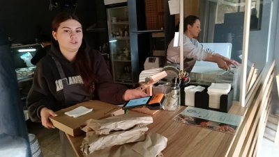 Валерія Кравченко віддає замовлення