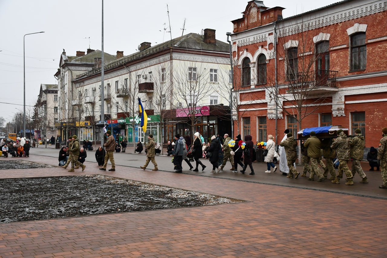 У Ніжні прощались із загиблим бійцем Павлом Василенком