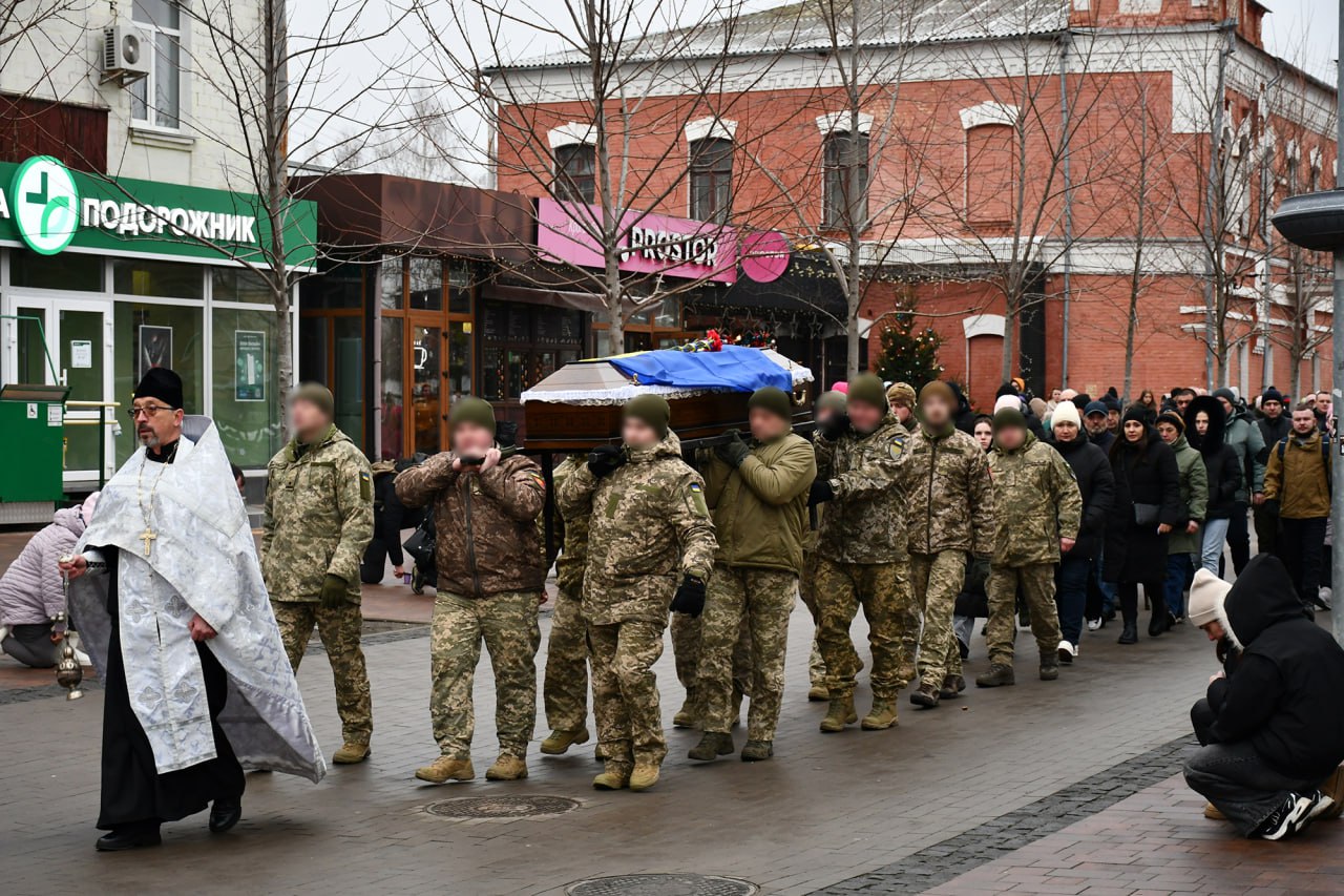 У Ніжні прощались із загиблим бійцем Павлом Василенком