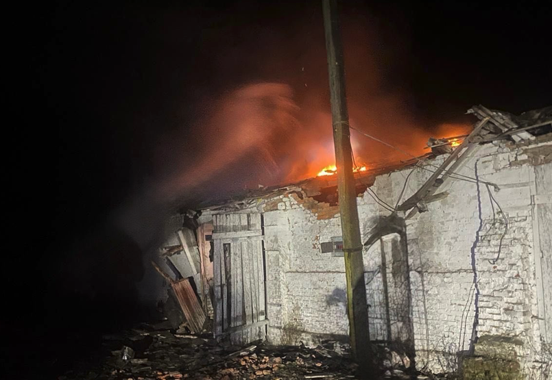 Росіяни розбомбили ангар у прикордонному селі на Чернігівщині. 22 грудня 2025 року