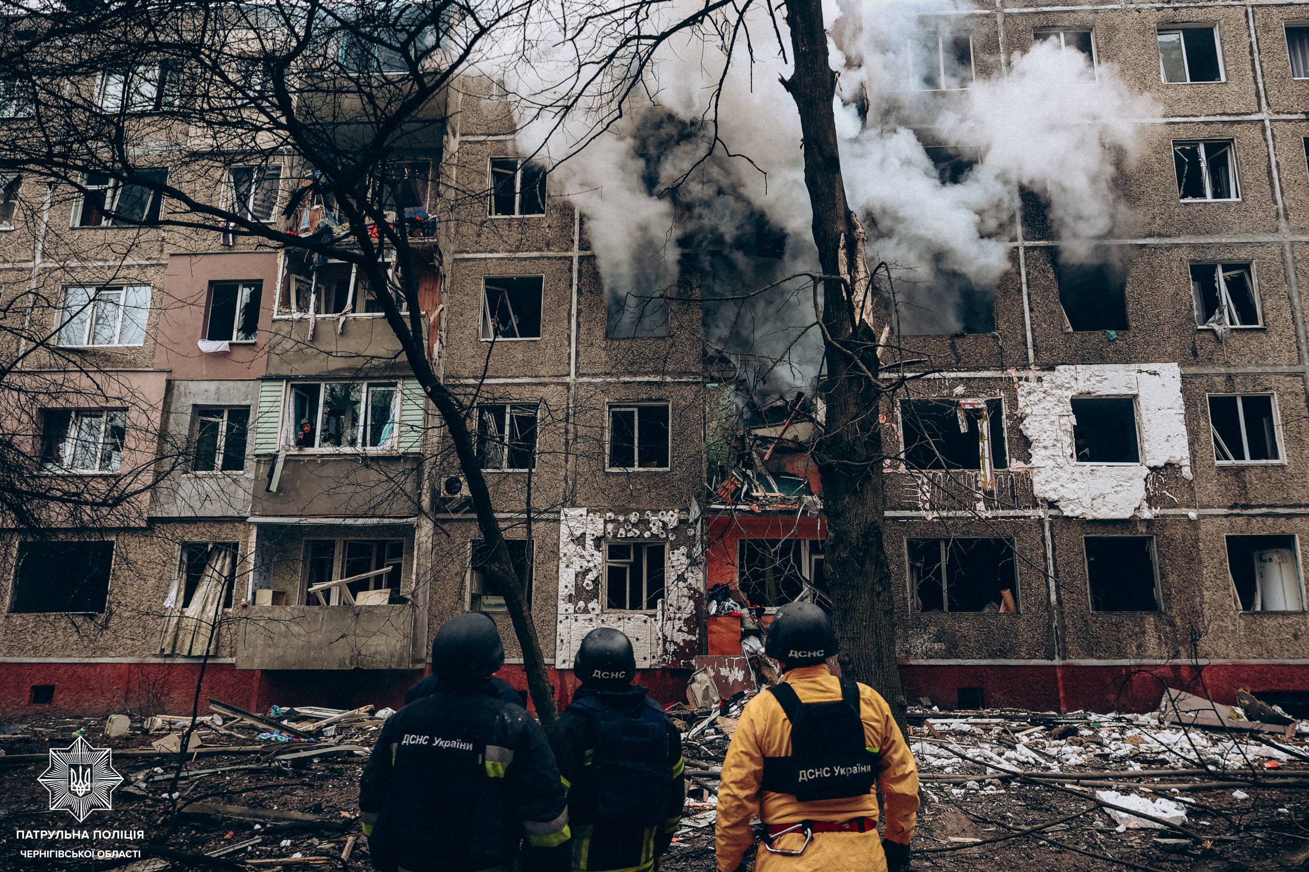 Багатоповерхівка, в яку влучив "шахед": перші кадри після вибуху