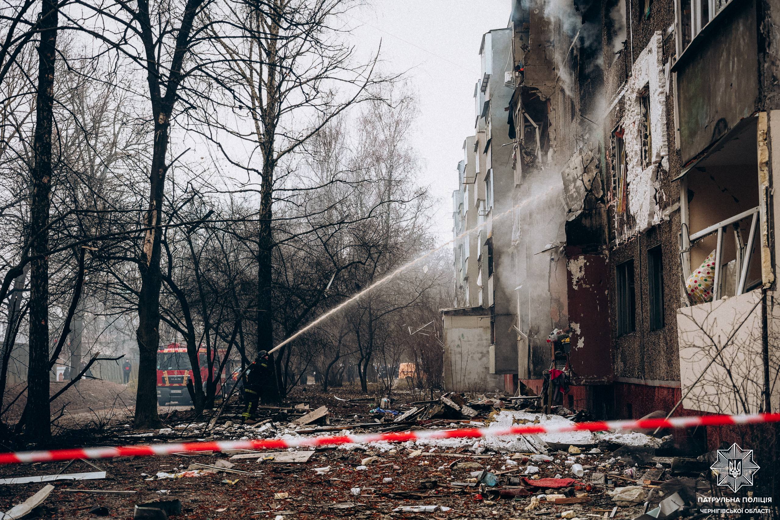 Багатоповерхівка, в яку влучив "шахед": перші кадри після вибуху