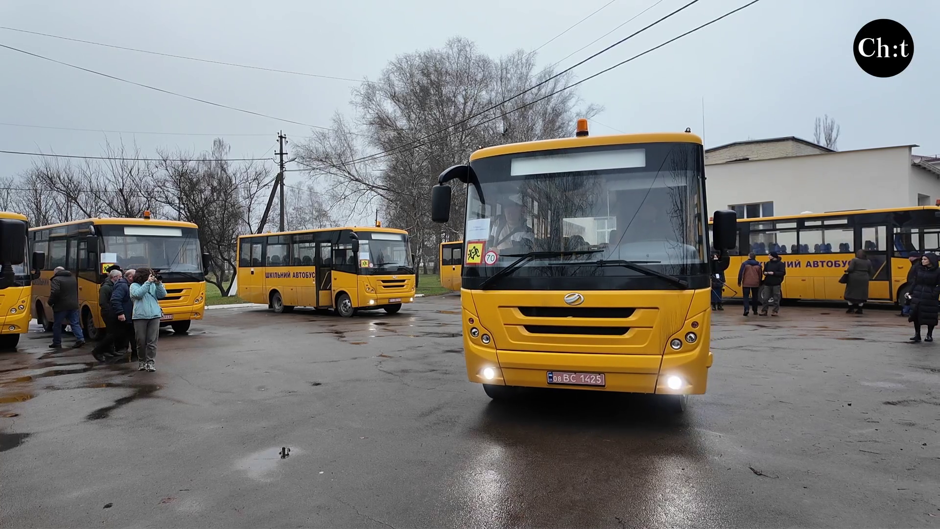 У грудні шість громад Чернігівщини отримали нові шкільні автобуси