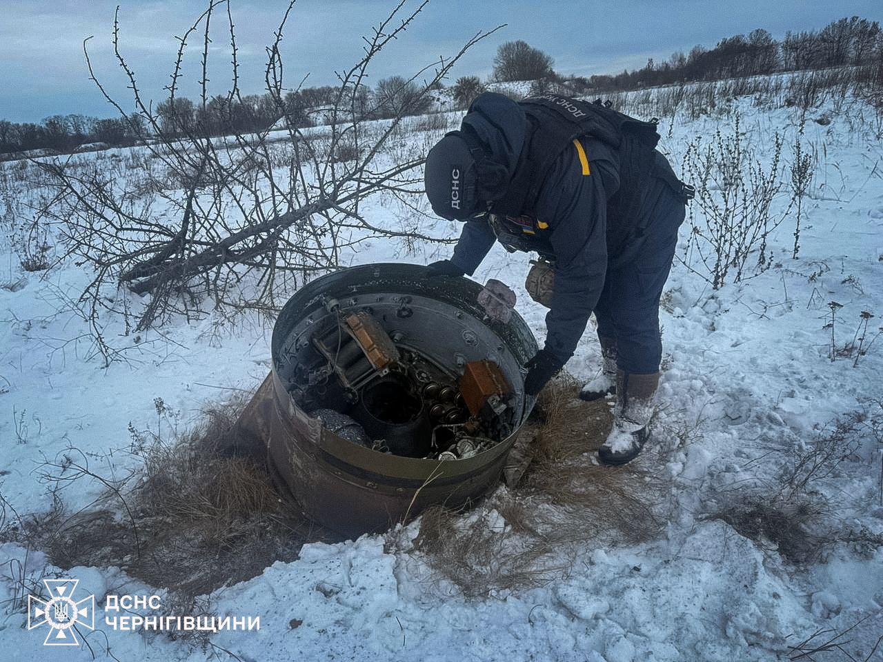 На Чернігівщині рятувальники знешкодили рештки російського "Іскандеру"