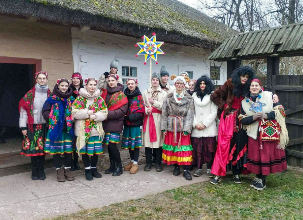 У селищі на Чернігівщині колядники зібрали 115 тисяч гривень 