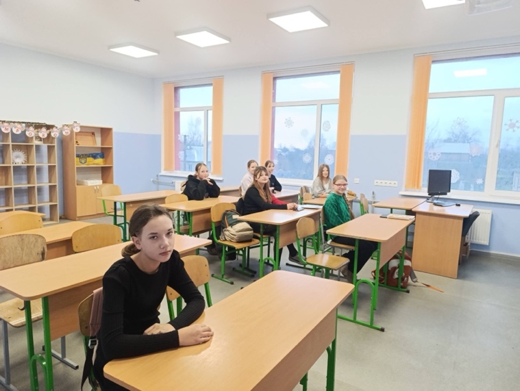 Новобиківська школа, грудень 2025 року, фото із сайту Новобасанської сільської ради