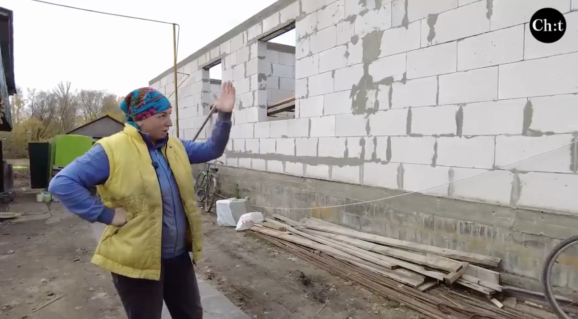 Жителька Нового Бикова Інна розповідає про відновлення будинку, жовтень 2022 року