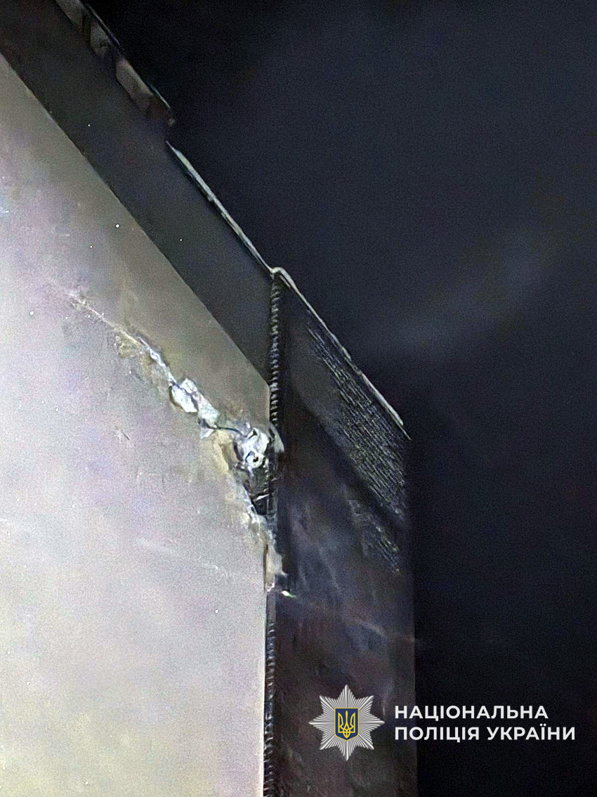 «Шахед» упав між будинками в Чернігові — на місці працювали сапери