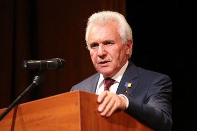 Юрій Карасик говорив з трибуни правильні речі, і про земельку для себе не забував