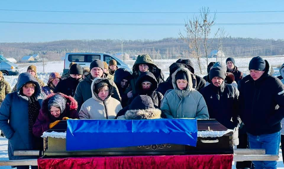 "Він став для нашої громади своїм": на Сумщині попрощалися із захисником із Чернігівщини
