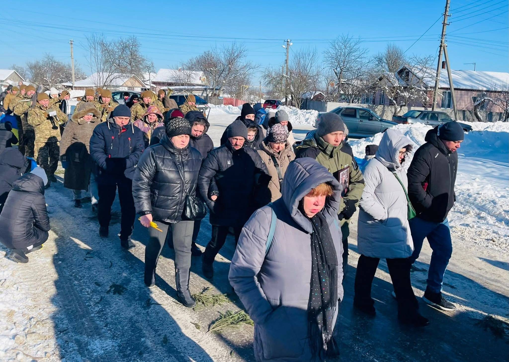 "Він став для нашої громади своїм": на Сумщині попрощалися із захисником із Чернігівщини