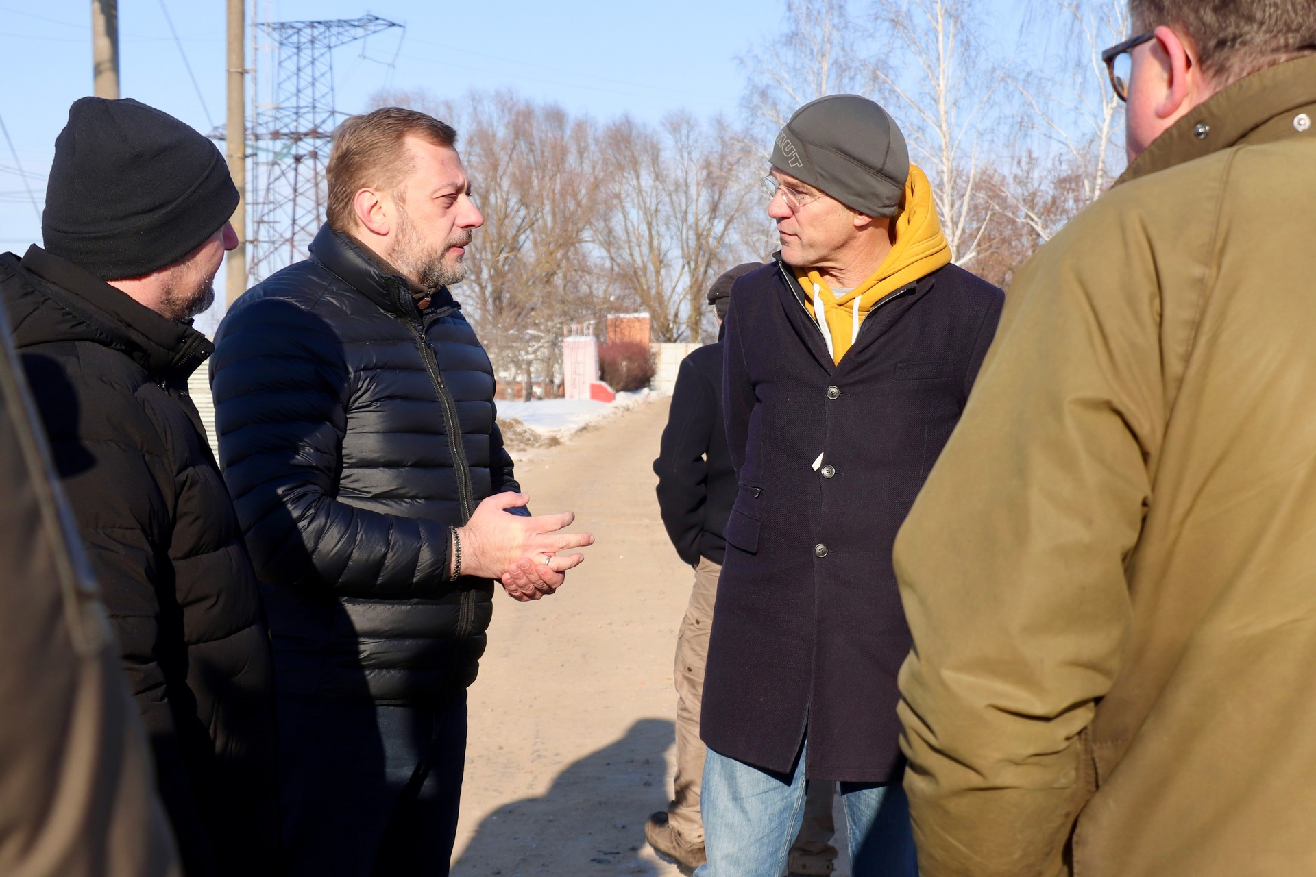 Генсек НАТО оглянув енергооб’єкт і пункт незламності в Чернігові