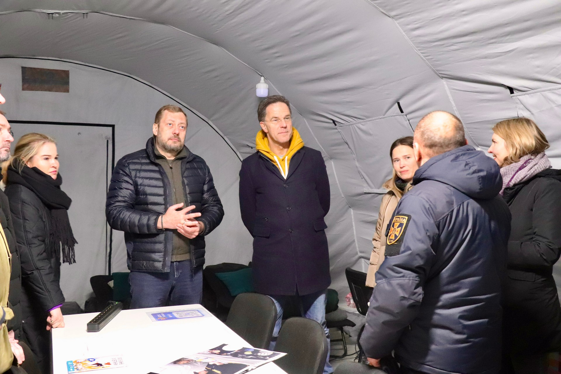 Генсек НАТО оглянув енергооб’єкт і пункт незламності в Чернігові