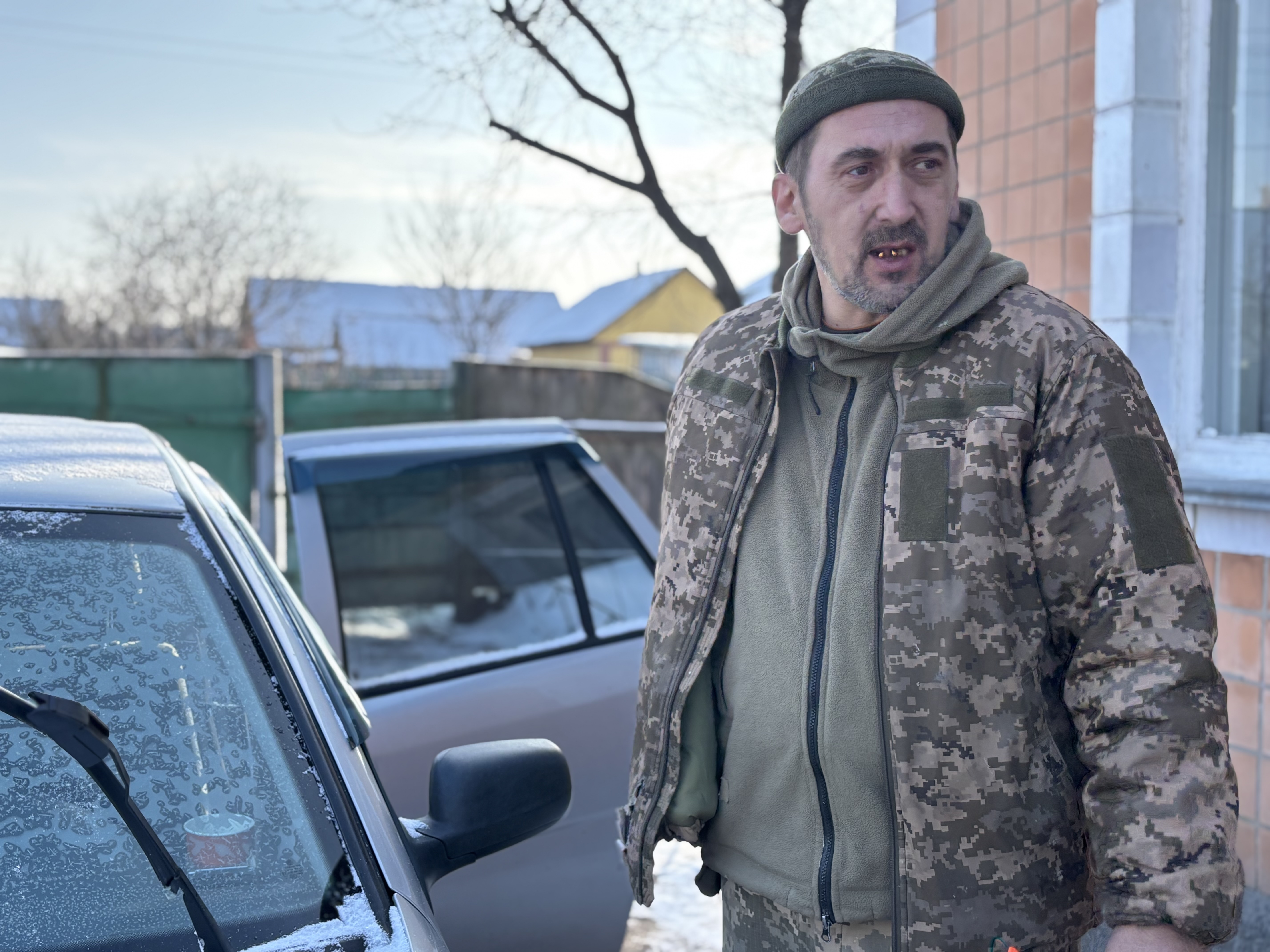 Ярослав Городник біля автівки