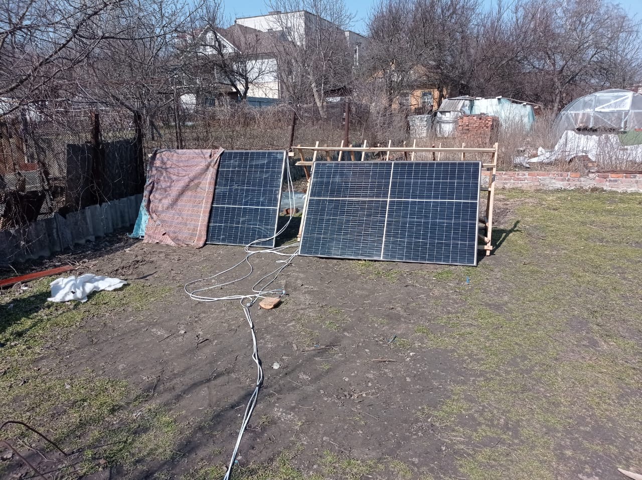 Подружжя з Чернігова збирає недорогі зарядні станції: замовники стають у чергу