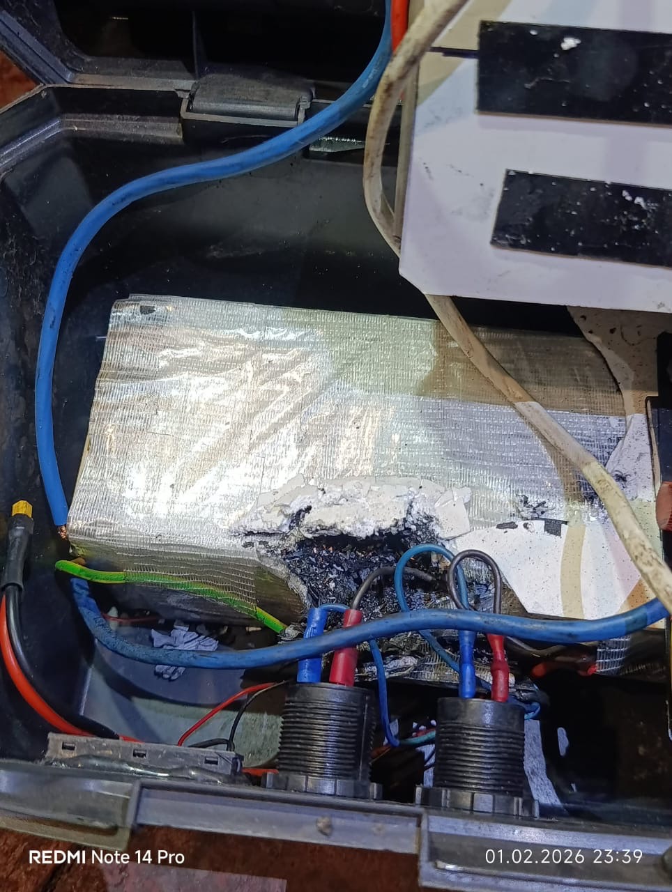 Подружжя з Чернігова збирає недорогі зарядні станції: замовники стають у чергу