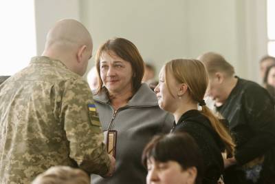 У Чернігівській ОВА передали родинам загиблих на війні бійців державні нагороди. 20 лютого 2026 року