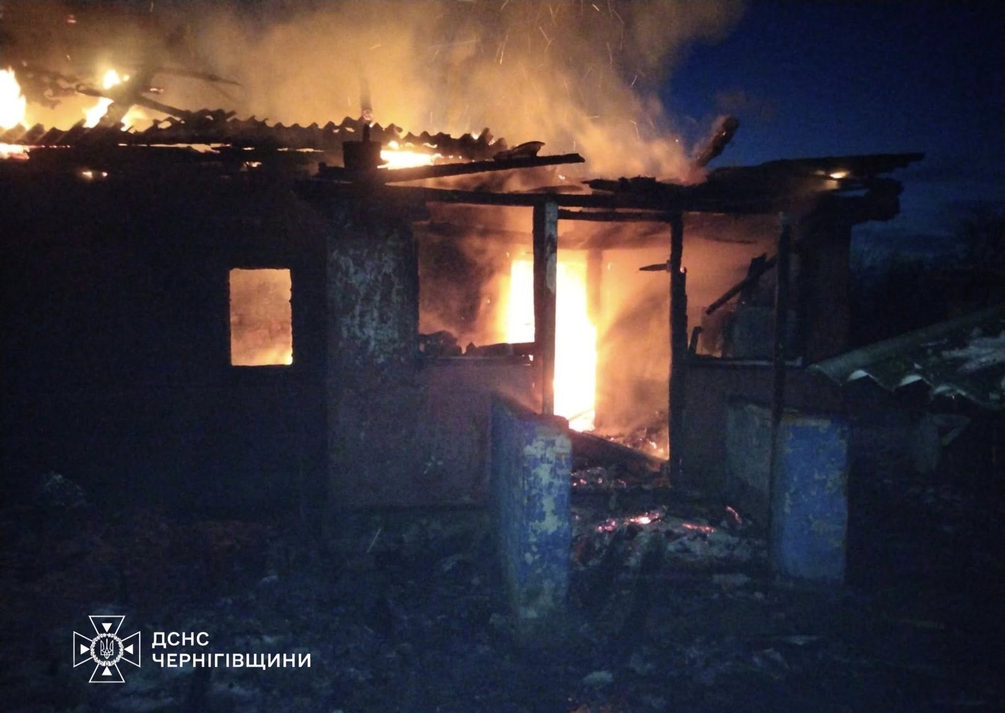 У вогні загинула дитина, інша в лікарні: подробиці пожежі на Чернігівщині