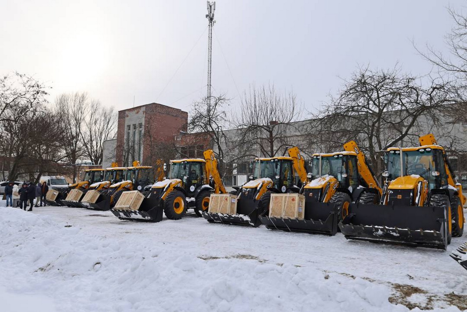 Чернігів отримав комунальну техніку на 65 млн грн: хто користуватиметься