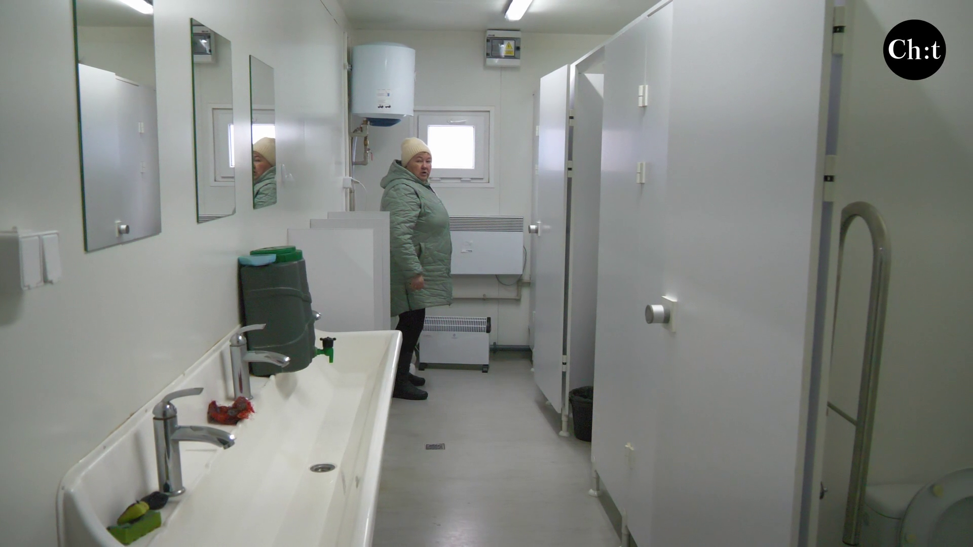 Нам нема куди бігти: мешканці модульного містечка майже 4 роки чекають на укриття