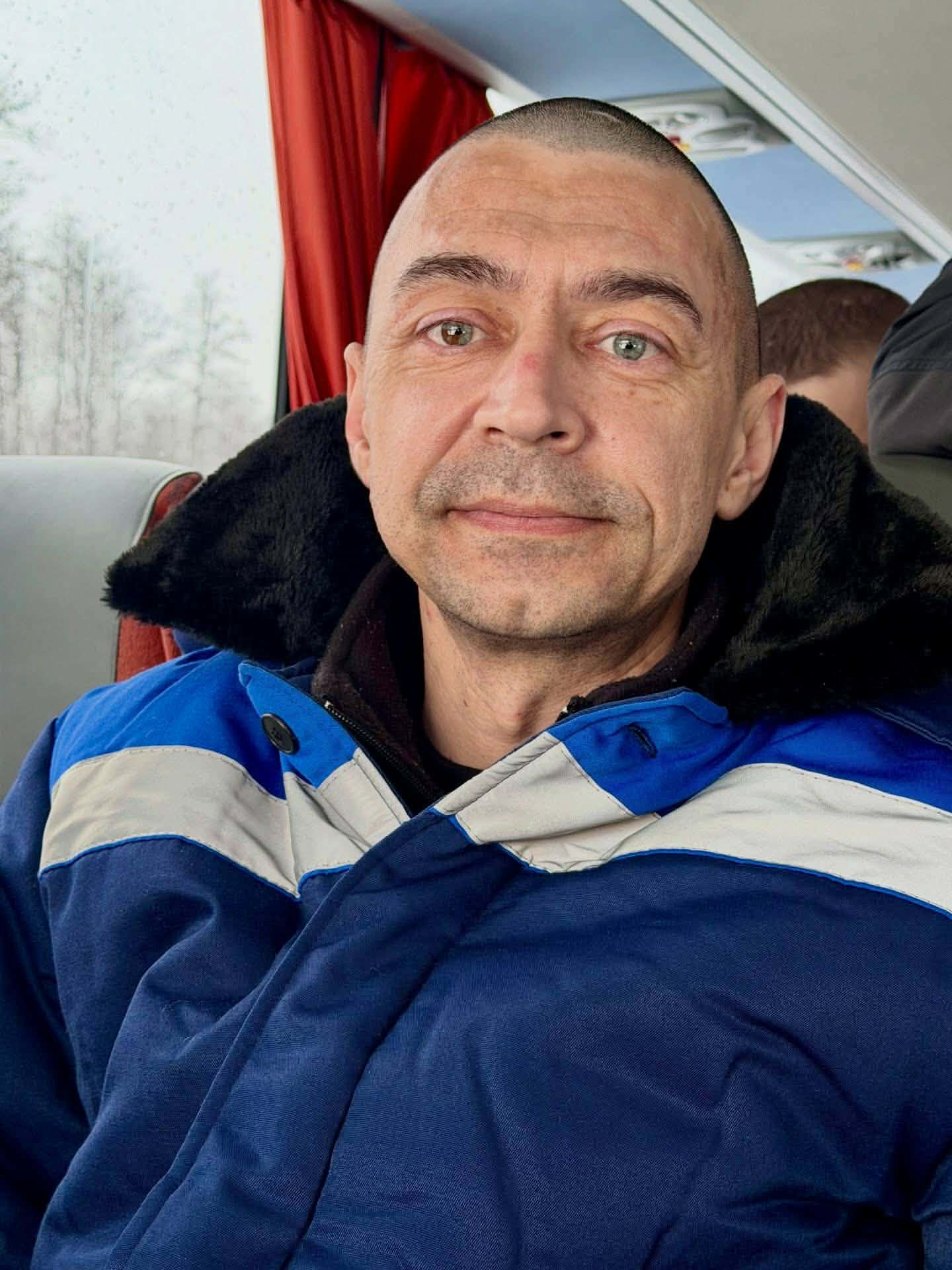 Іван Роман їде додому.