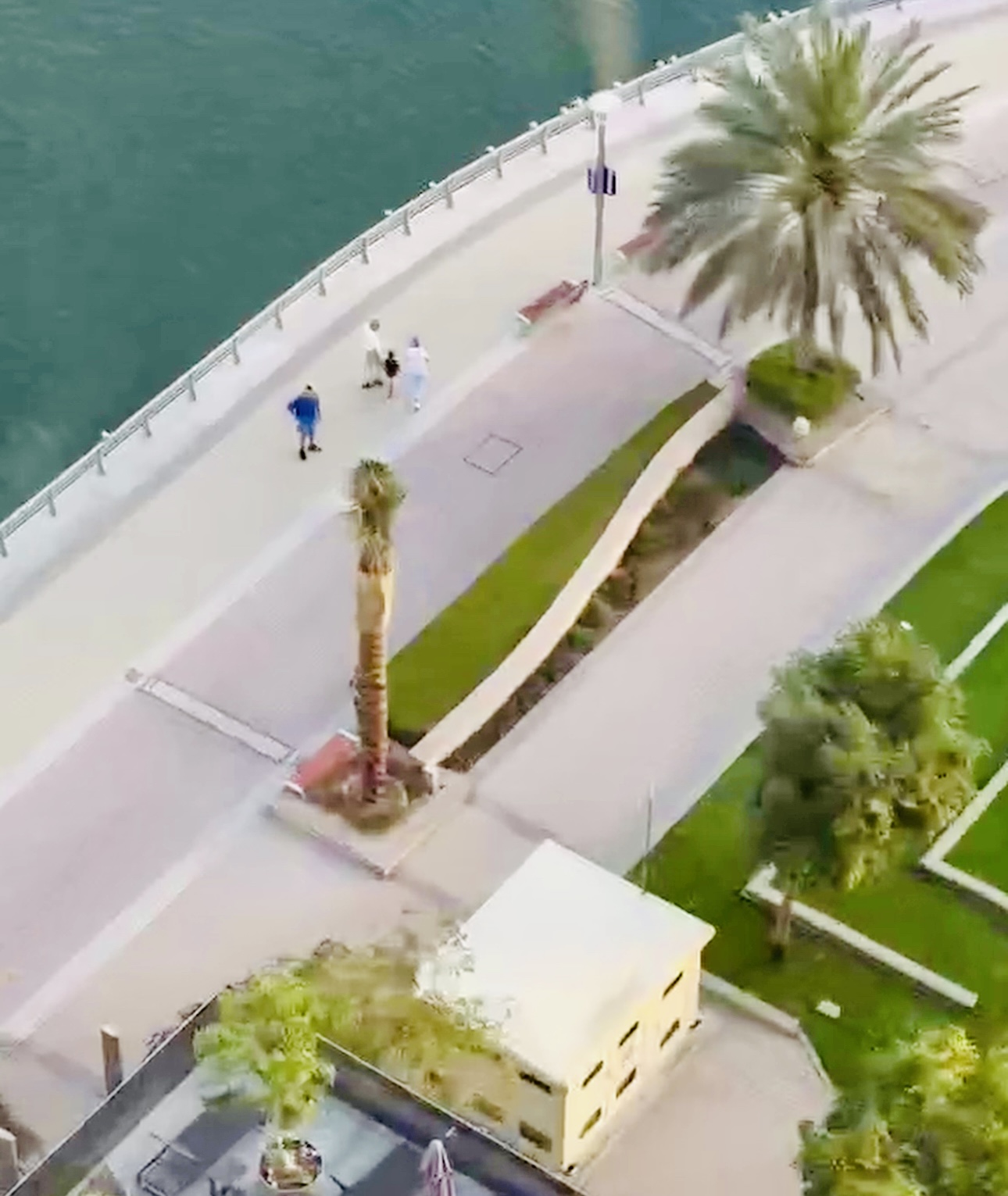 Вибухи та скасовані рейси: чернігівці з Дубаї розповіли, що відбувається