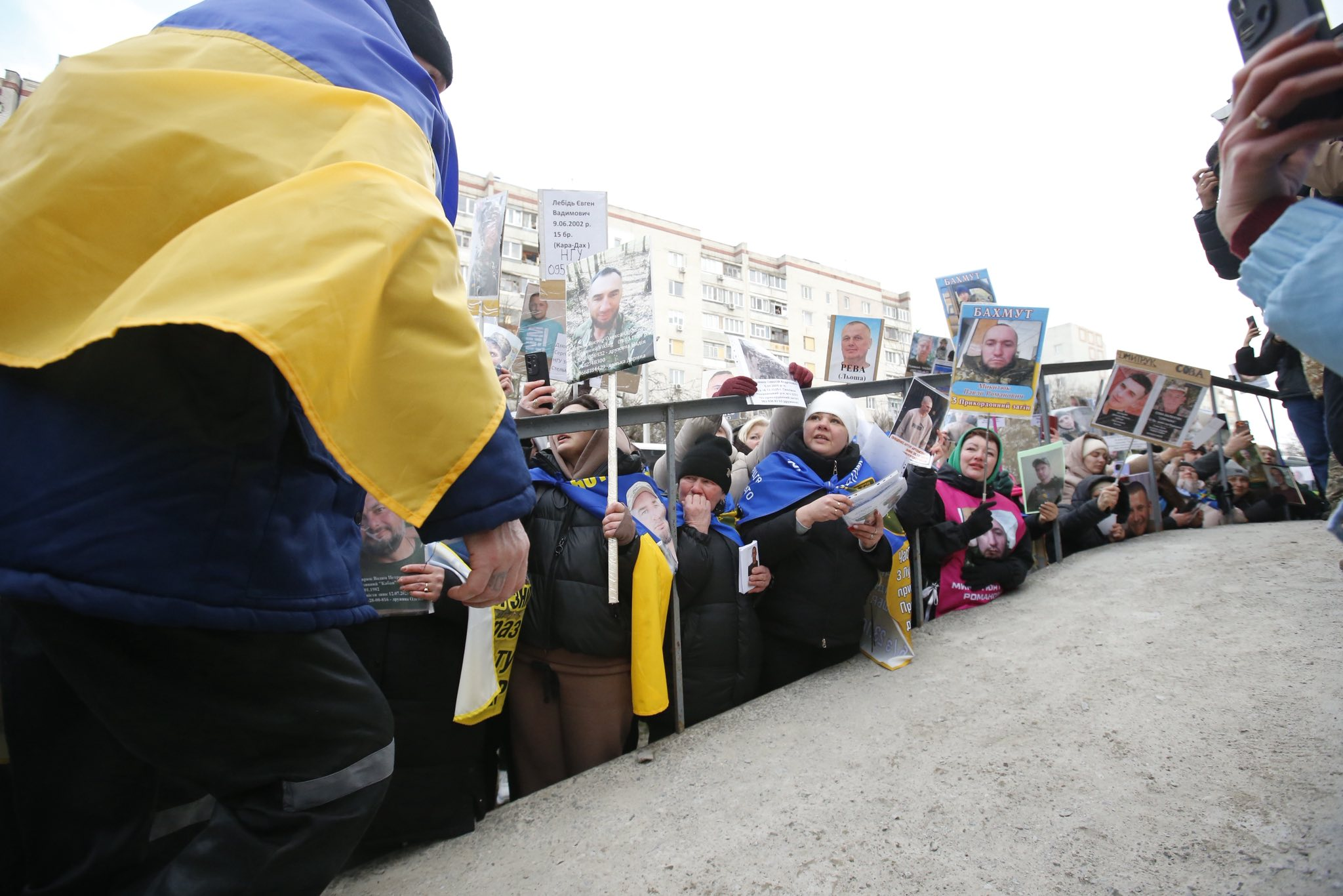 «Вірте в нас. Вірте в Україну»: стали відомі імена військових із Чернігівщини, які повернулися з полону