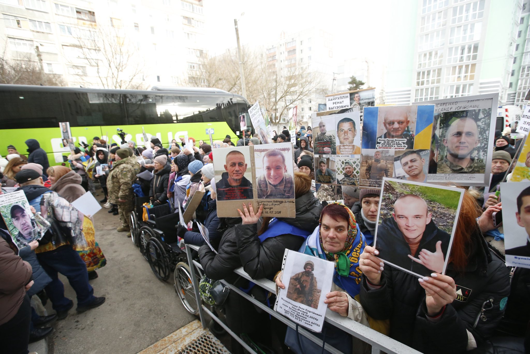 «Вірте в нас. Вірте в Україну»: стали відомі імена військових із Чернігівщини, які повернулися з полону