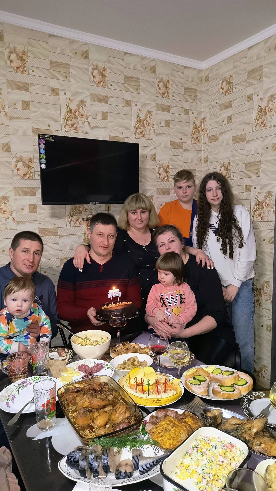 Як мама 4 дітей за 9 місяців «винянчила» «пʼяту дитину» - свій блог у фейсбуці на 16 тис підписників про сільське життя