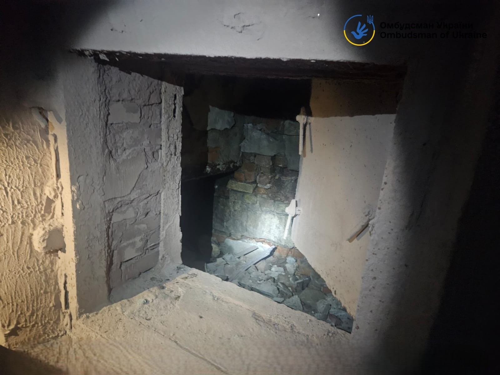 Не опалюється, без світла, туалету та вентиляції - представники Омбудсмена оглянули укриття у центрі Бахмача