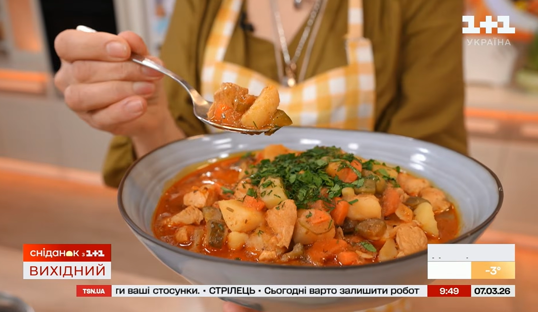 У «Сніданку з 1+1» приготували чернігівський огірочник і поділилися рецептом