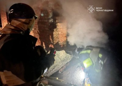 Пожежа після удару російського безпілотника. Чернігівщина, 11 березня 2026 року