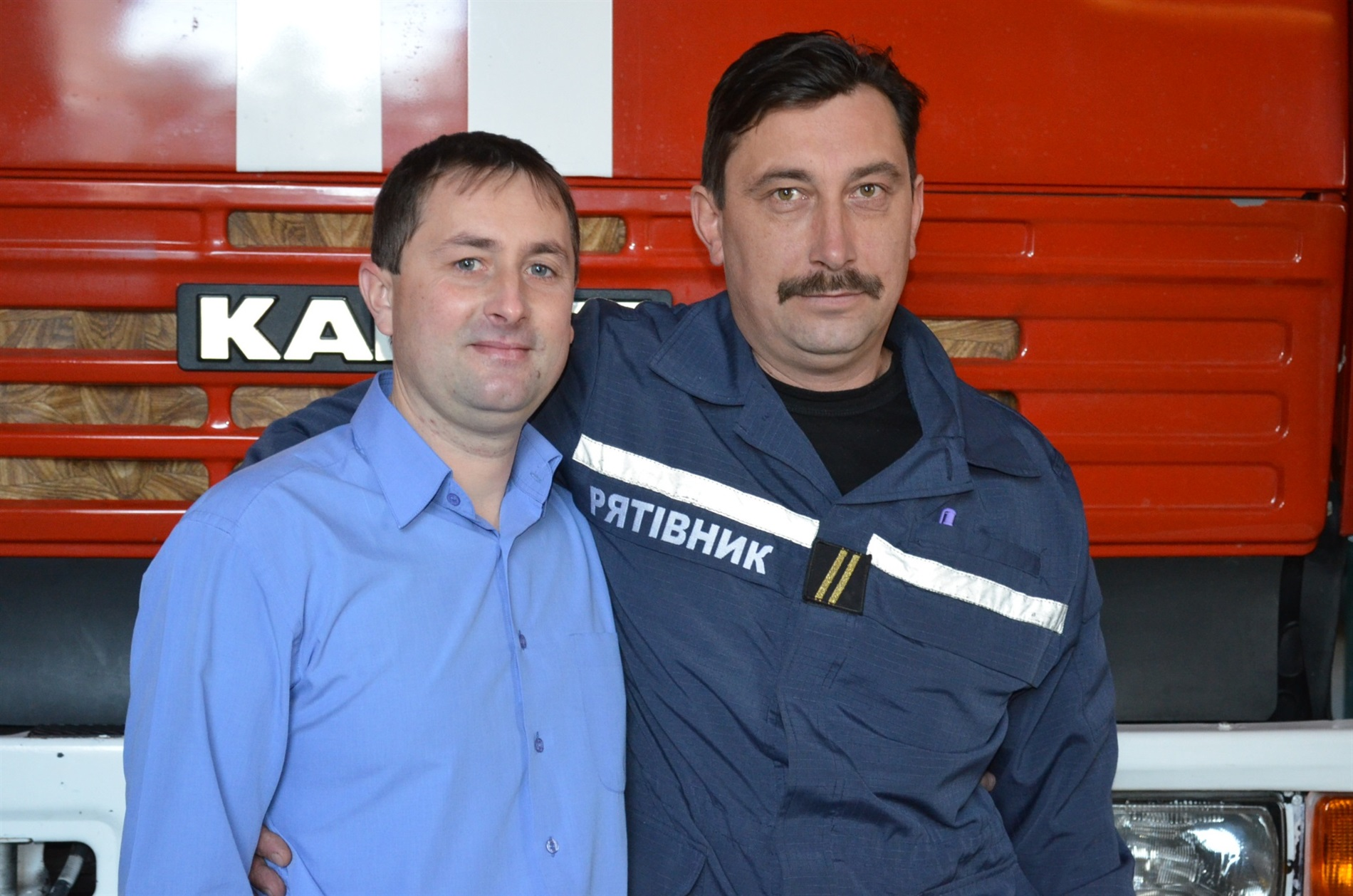 Павло Рубей з колегами-рятувальниками