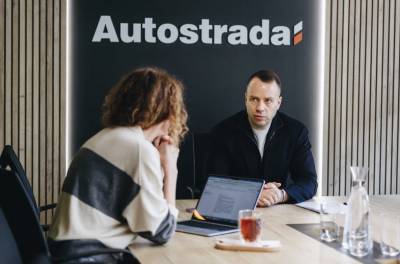 Чотири роки політики казали, що дороги не на часі. Тепер на часі, але вже пізно. Що із цим робити? Інтервʼю з керівником «Автостради»