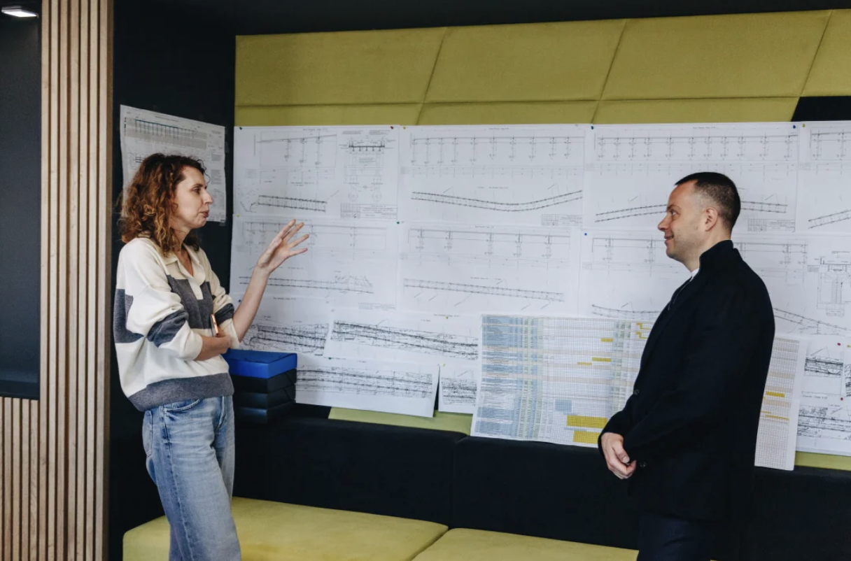 Чотири роки політики казали, що дороги не на часі. Тепер на часі, але вже пізно. Що із цим робити? Інтервʼю з керівником «Автостради»