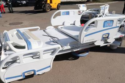 Із Чикаго в Чернігів: дві лікарні отримали надсучасні ліжка 