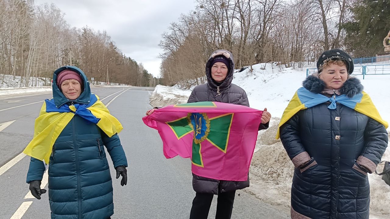 Зліва направо Тетяна Олексієнко, Наталія Олексієнко і Тетяна Пожарська