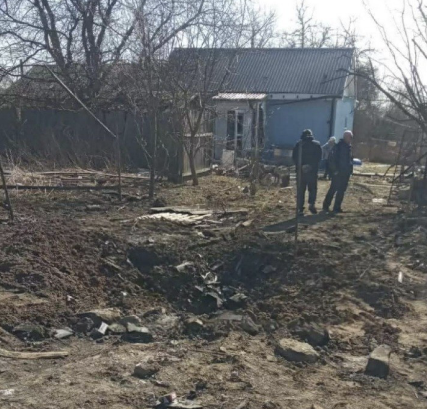 Величезна вирва: у приміській громаді біля Чернігова вибухнув "шахед"