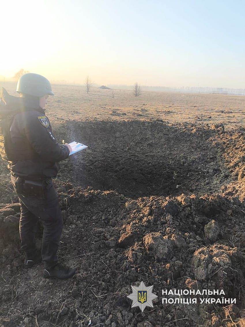 Ударні дрони атакували сільські подвір’я на Чернігівщині: є руйнування