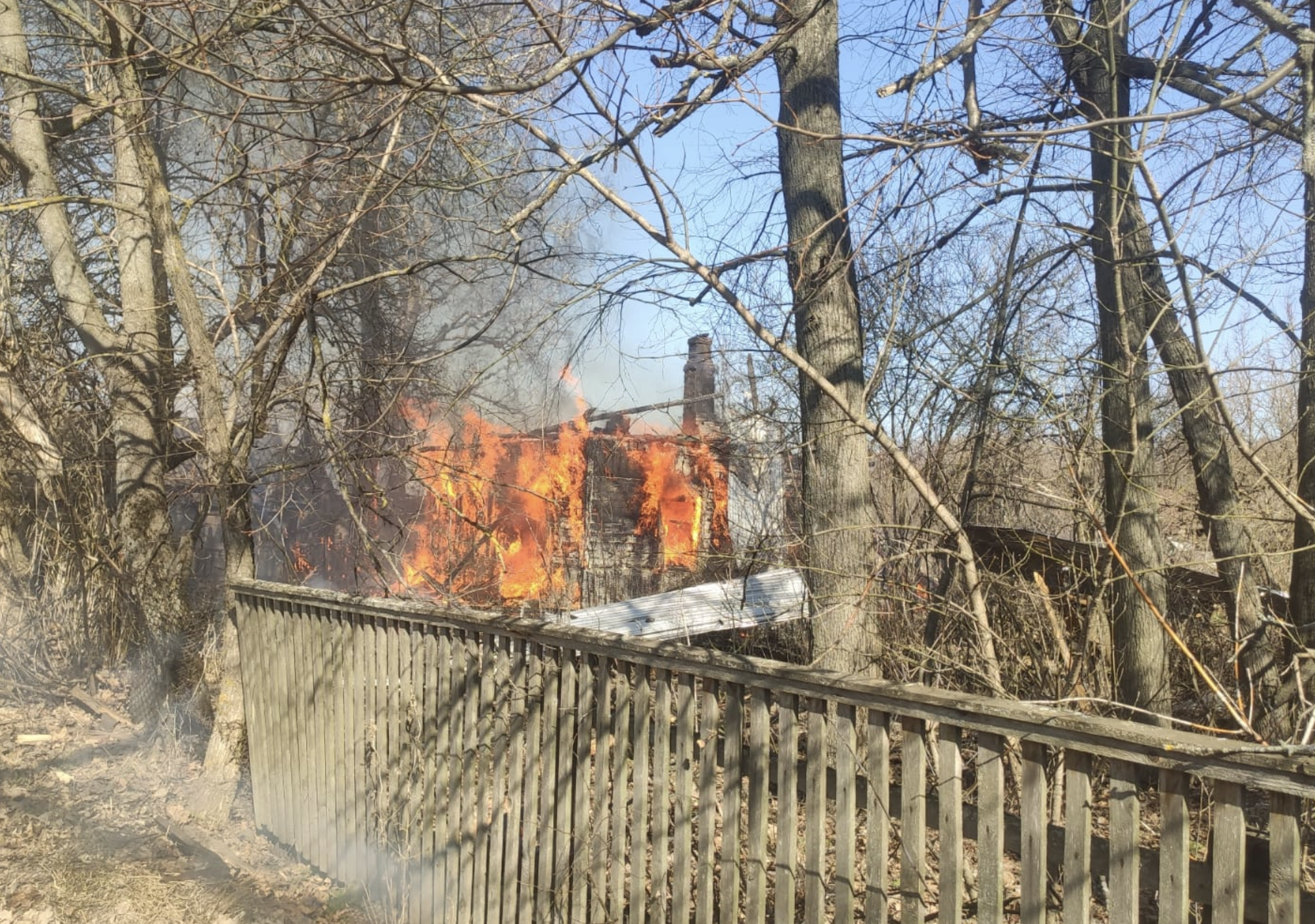Вранці 27 березня ворожий безпілотника ударив по селу в Сновській громаді