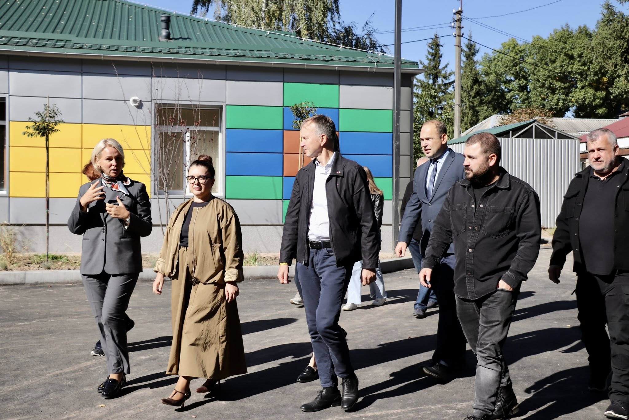 Делегація із Латвії оглядає районну лікарню